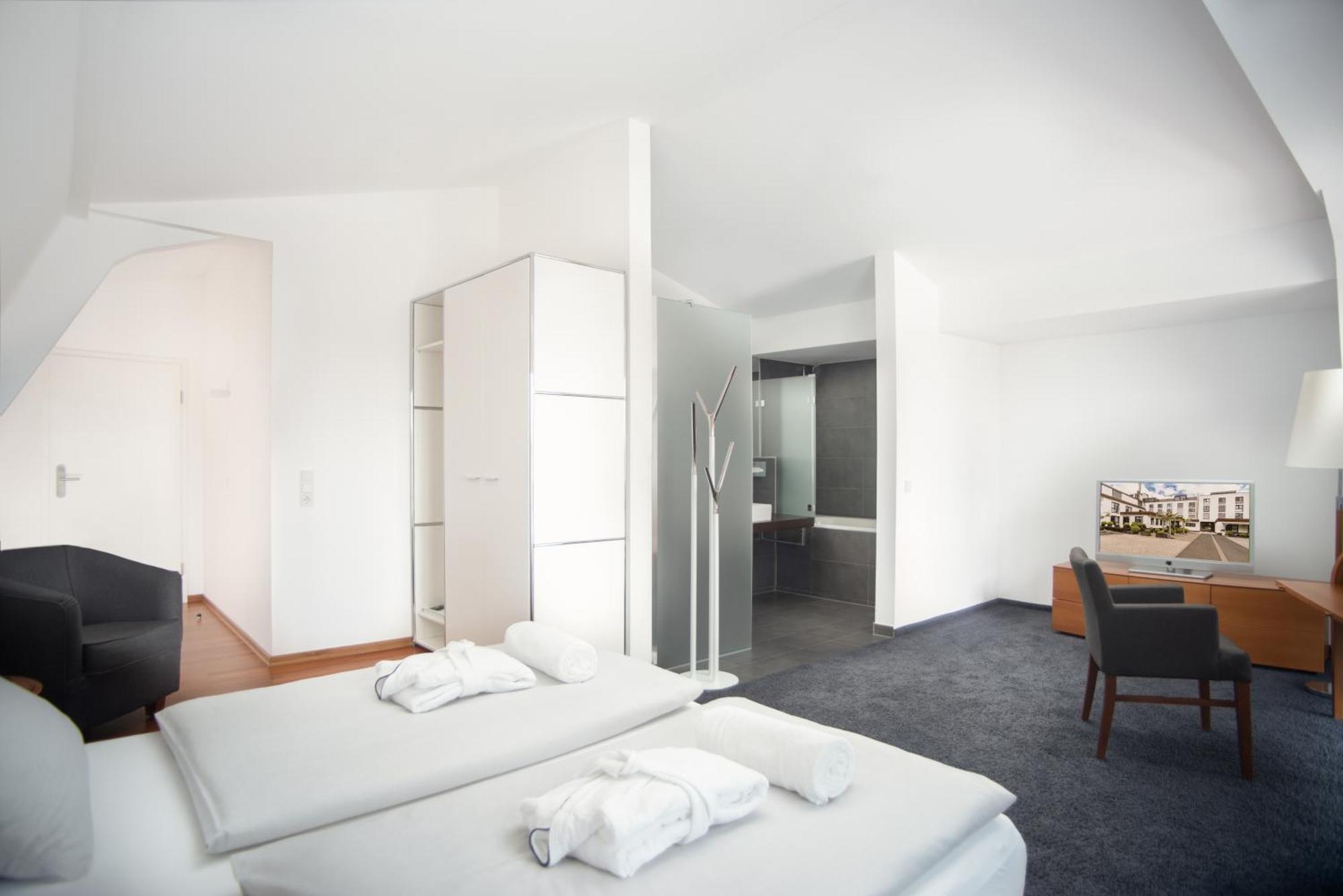 &repeat Airport Hotel Cologne